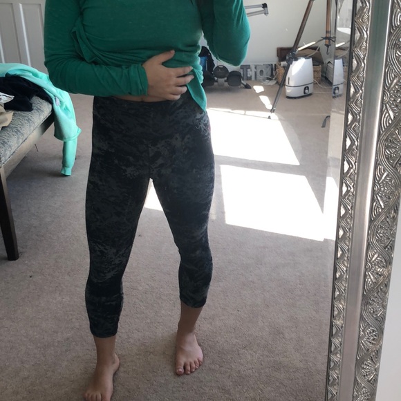 Nike Dri-Fit Cropped Leggings - Picture 1 of 3